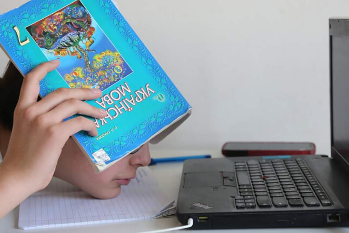 В западных регионах Украины школы массово переходят на дистанционное обучение