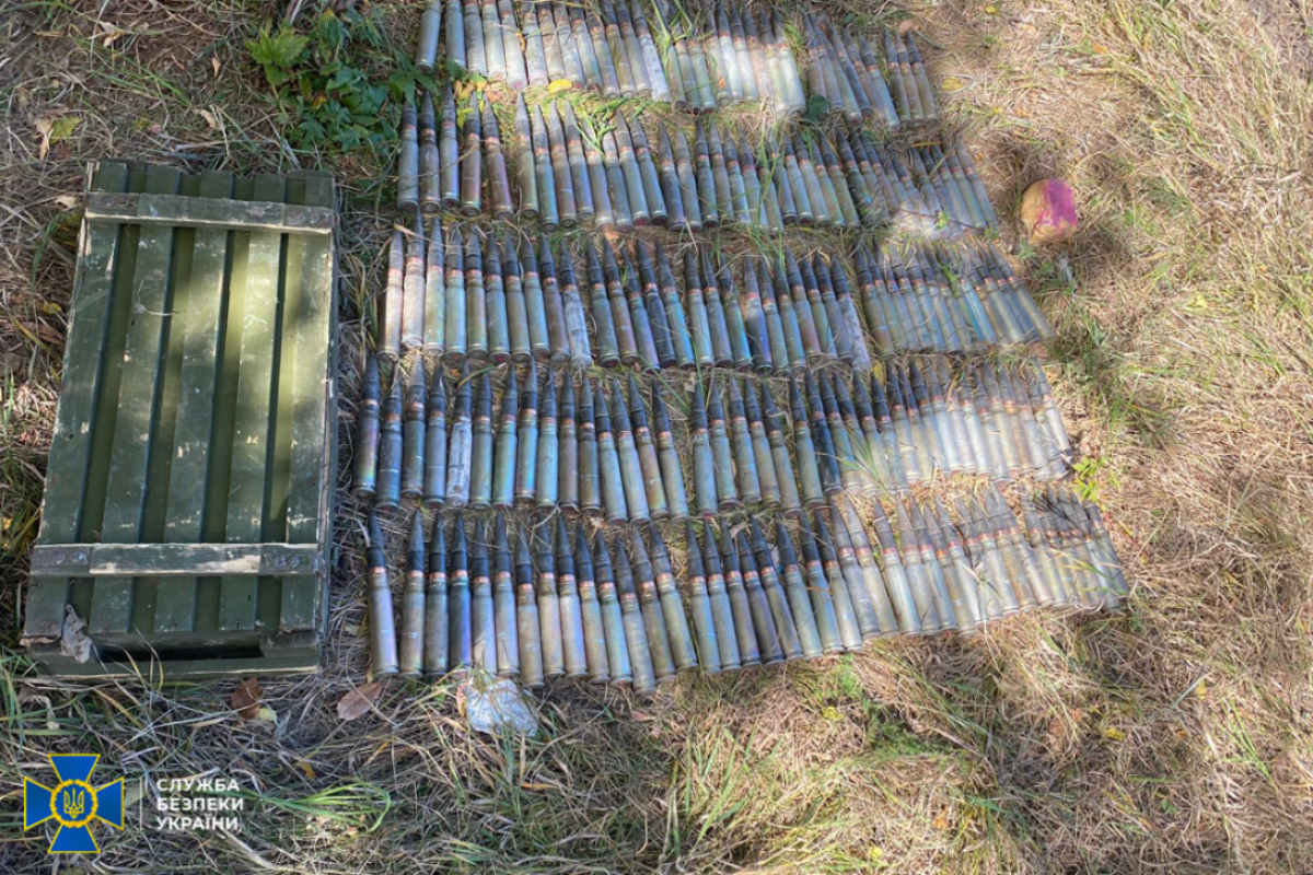 Вибухівка, міни, гранати: У Лисичанську та Маріуполі виявлено схрони диверсійних груп бойовиків Вибухівка, міни, гранати: У Лисичанську та Маріуполі виявлено схрони диверсійних груп бойовиків