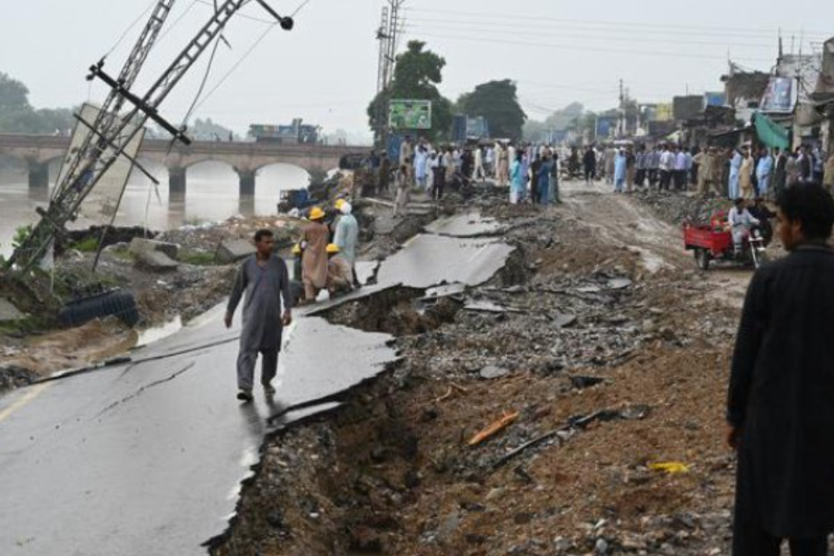 У Пакистані в результаті землетрусу загинуло щонайменше 20 людей У Пакистані в результаті землетрусу загинуло щонайменше 20 людей