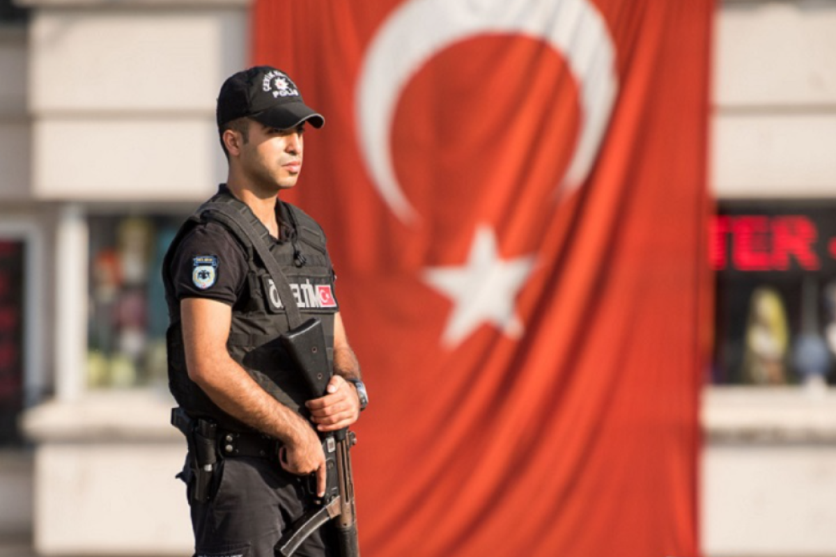 В Турции по подозрению в шпионаже арестованы 6 иностранцев: среди задержанных - украинец В Турции по подозрению в шпионаже арестованы 6 иностранцев: среди задержанных - украинец