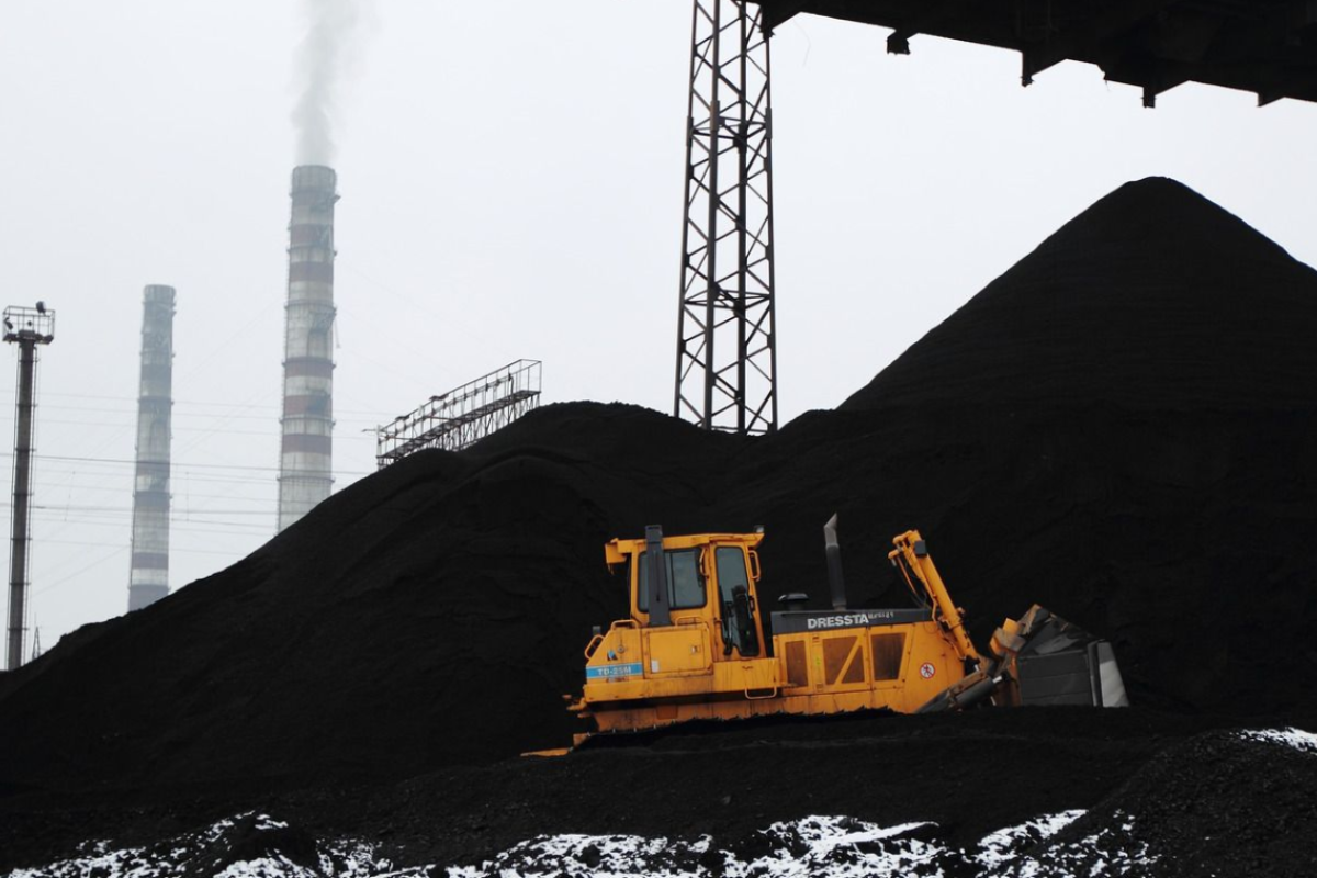 Россия с 1 ноября прекращает поставки энергетического угля в Украину Россия с 1 ноября прекращает поставки энергетического угля в Украину