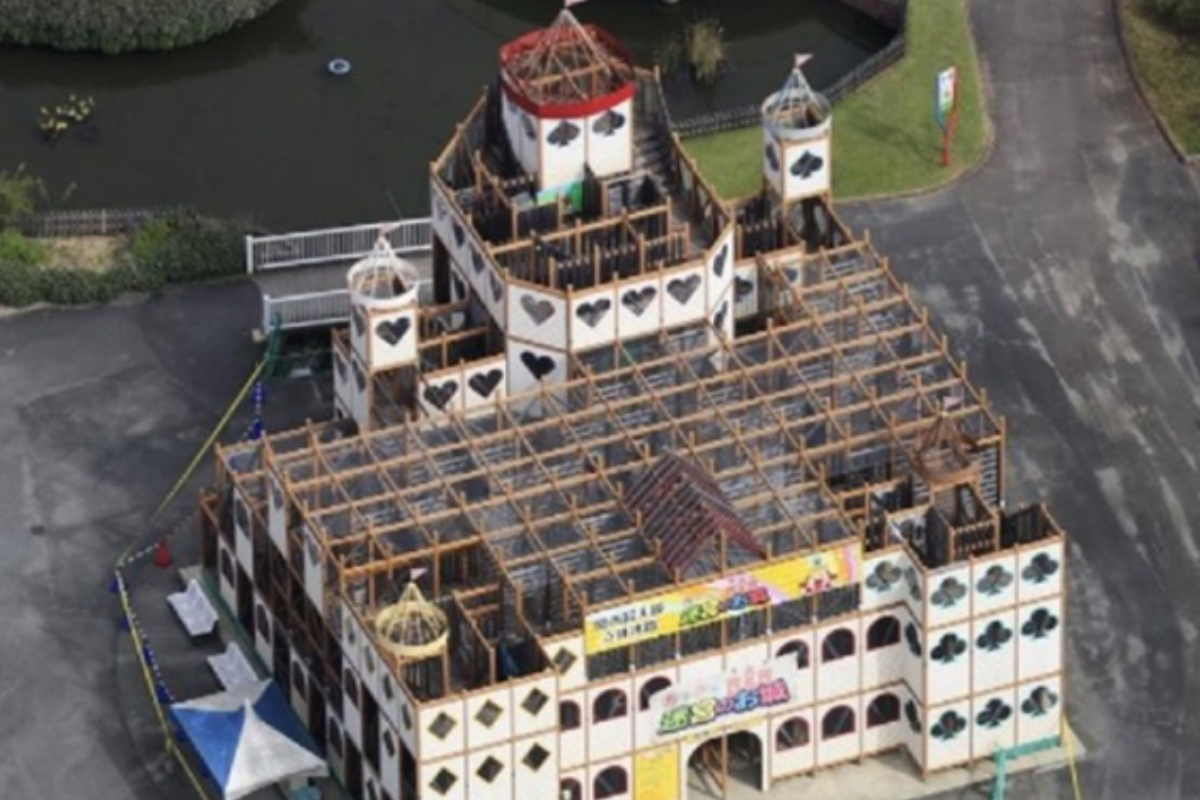 В Японії при обваленні атракціону в розважальному парку травмувалося 6 осіб В Японії при обваленні атракціону в розважальному парку травмувалося 6 осіб