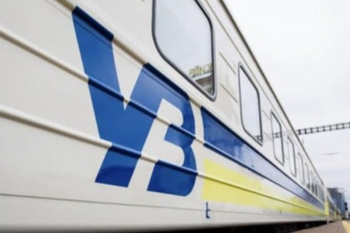 "Укрзалізниця" відновила рух поїздів після сходу вагонів на Житомирщині "Укрзалізниця" відновила рух поїздів після сходу вагонів на Житомирщині