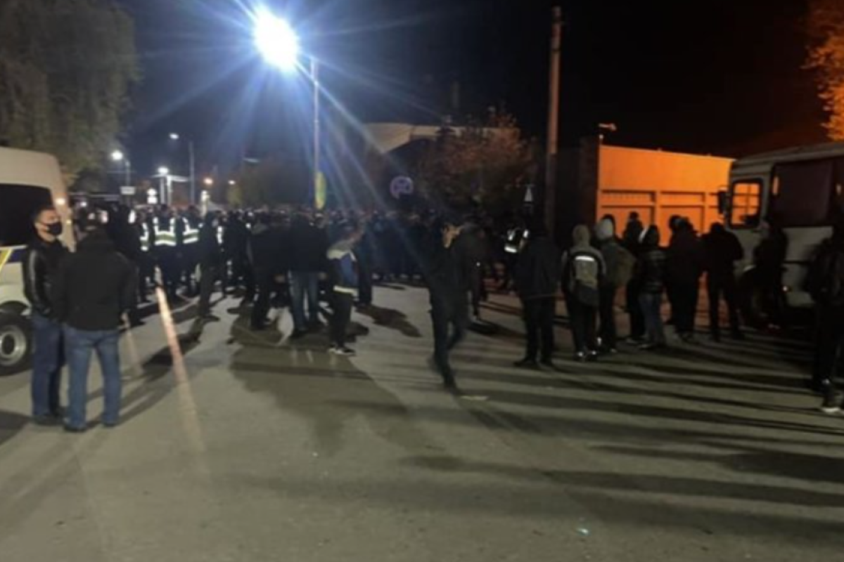 Порошенко звинуватив Офіс Зеленського в організації проплачених протестів Порошенко звинуватив Офіс Зеленського в організації проплачених протестів