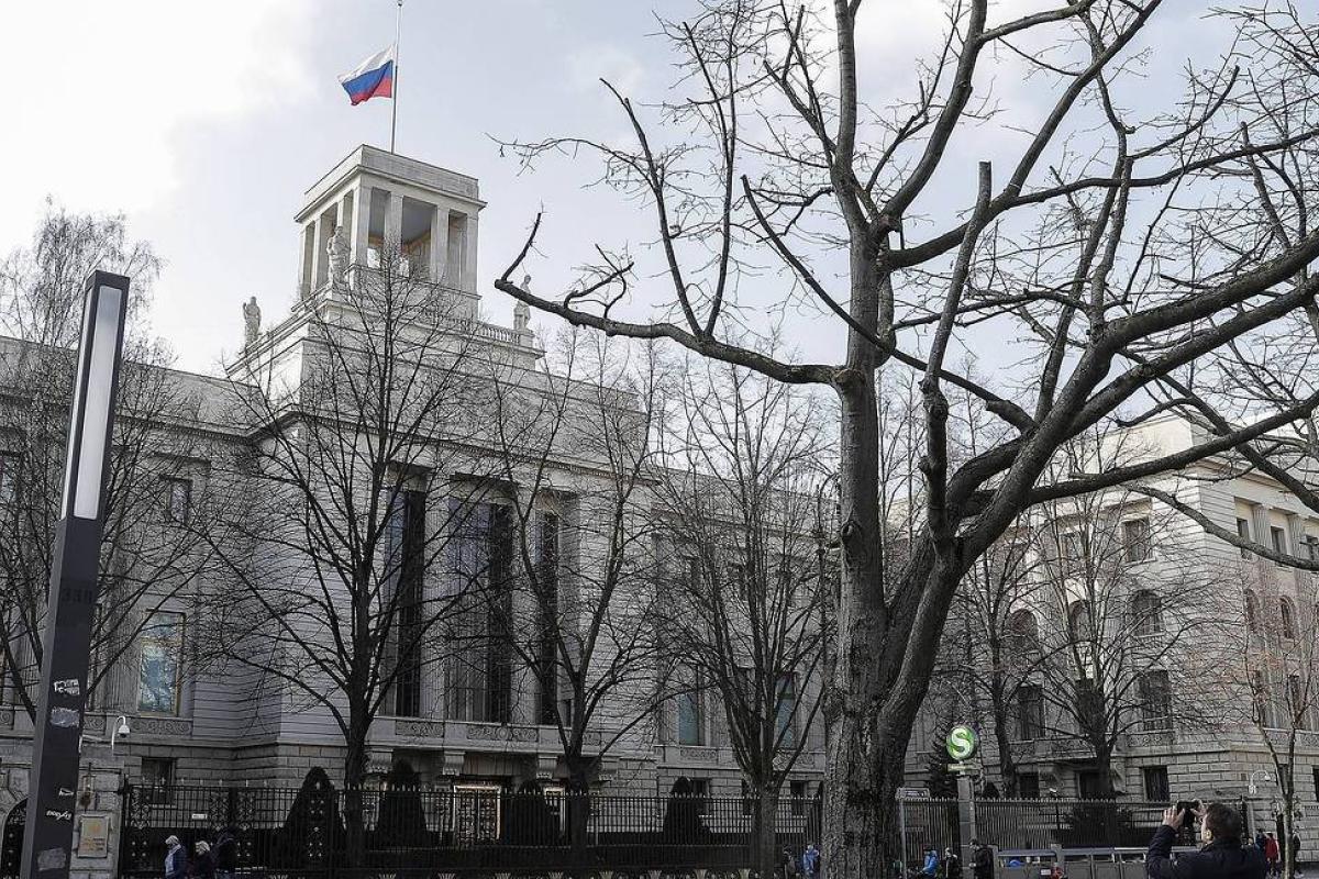 У Берліні знайдено мертвим російського дипломата У Берліні знайдено мертвим російського дипломата