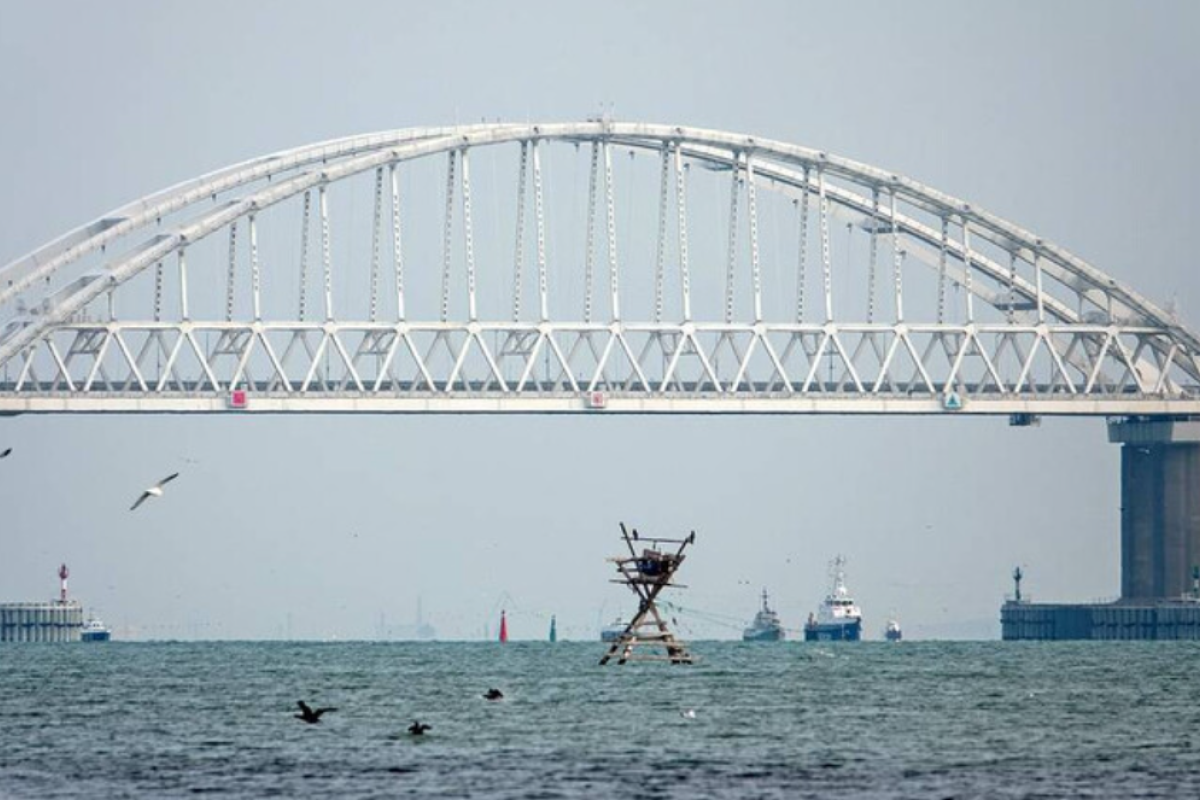 В Керченском проливе из-за сильного ветра остановлено судоходство В Керченском проливе из-за сильного ветра остановлено судоходство