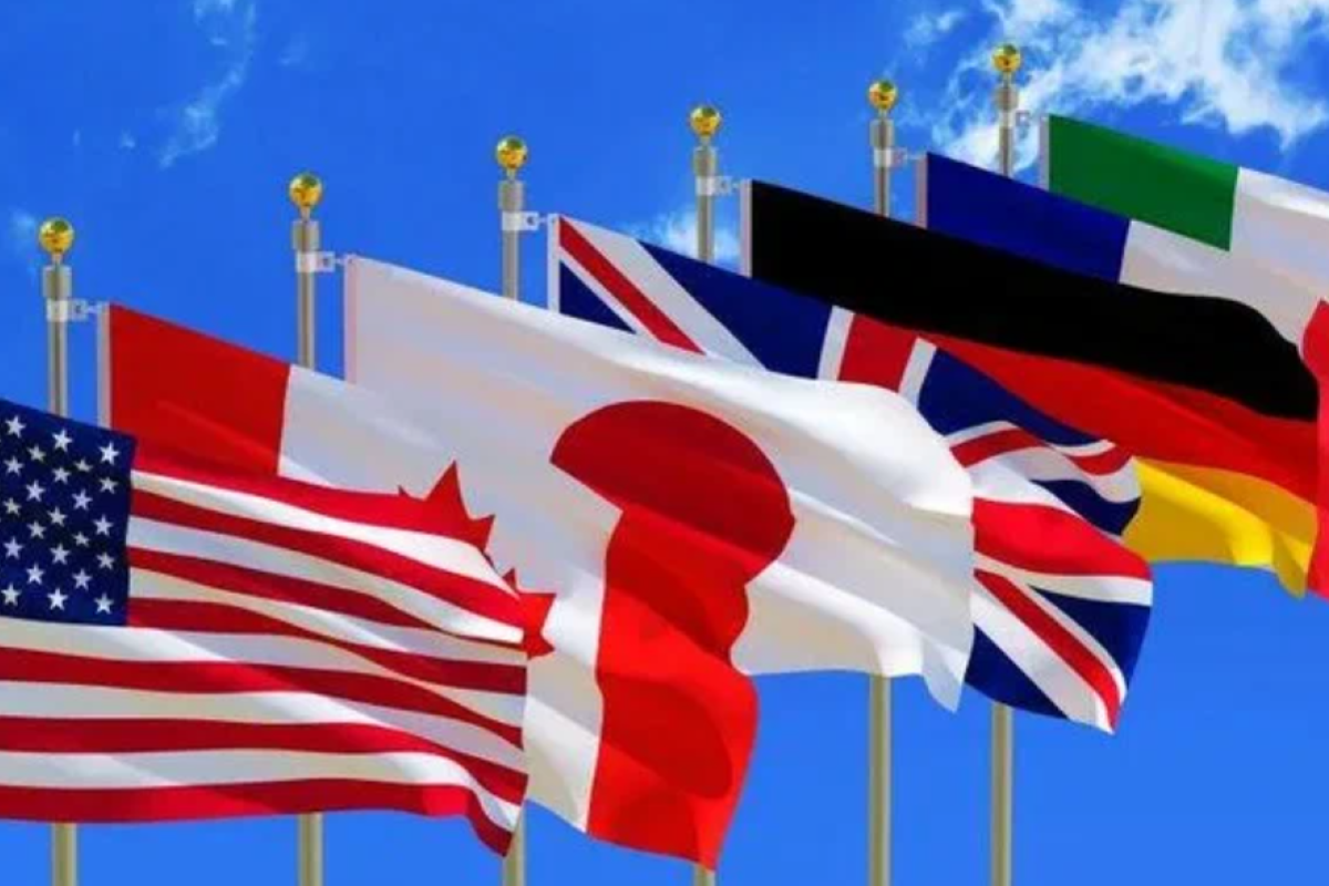 Британия срочно созывает заседание министров здравоохранения стран G7 из-за Omicron Британия срочно созывает заседание министров здравоохранения стран G7 из-за Omicron