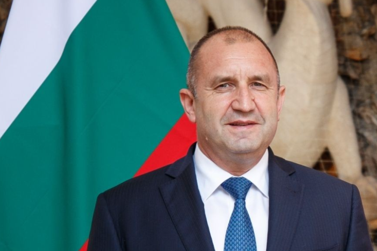 На президентських виборах у Болгарії перемагає чинний президент: дані екзит-полів На президентських виборах у Болгарії перемагає чинний президент: дані екзит-полів