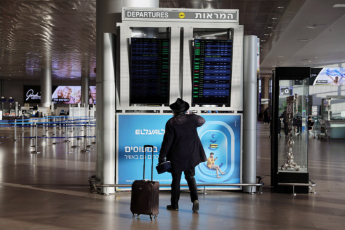 Израиль закрывает границы из-за нового штамма коронавируса Omicron Израиль закрывает границы из-за нового штамма коронавируса Omicron