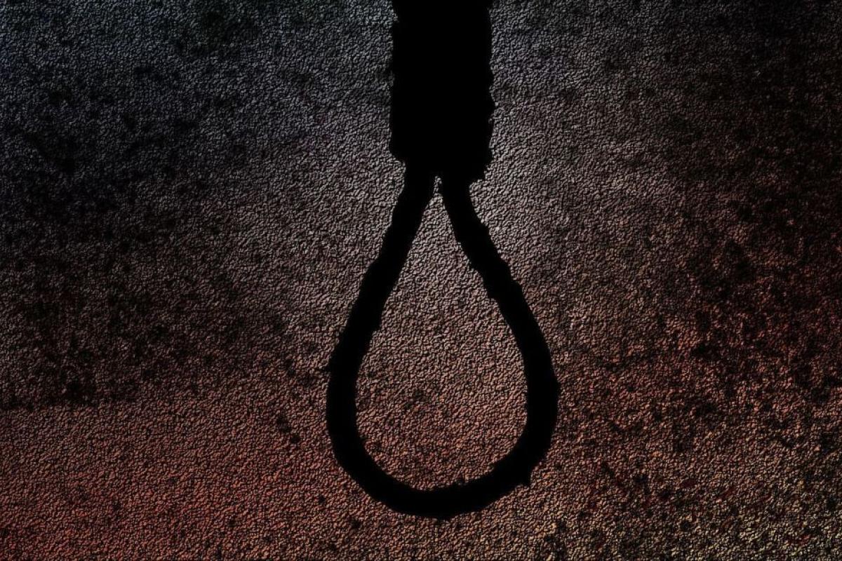 В одесском лицее нашли повешенным 15-летнего подростка В одесском лицее нашли повешенным 15-летнего подростка