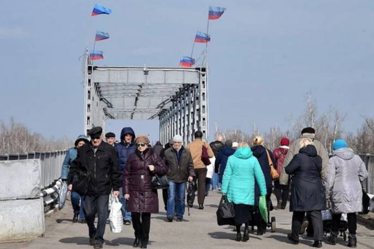В Украине изменили правила въезда с временно оккупированных территорий Донбасса В Украине изменили правила въезда с временно оккупированных территорий Донбасса