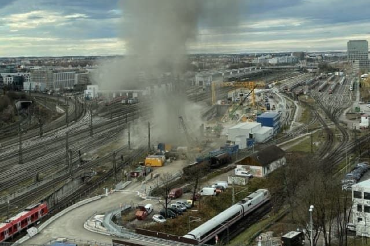 В центре Мюнхена взорвалась 250-килограммовая авиабомба: 4 человека ранены В центре Мюнхена взорвалась 250-килограммовая авиабомба: 4 человека ранены