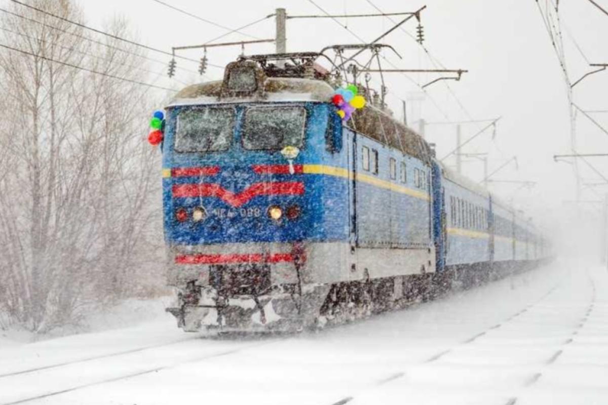 Названо 5 найпопулярніших поїздів у період зимових свят: "Лисичанськ-Ужгород" - на першому місці