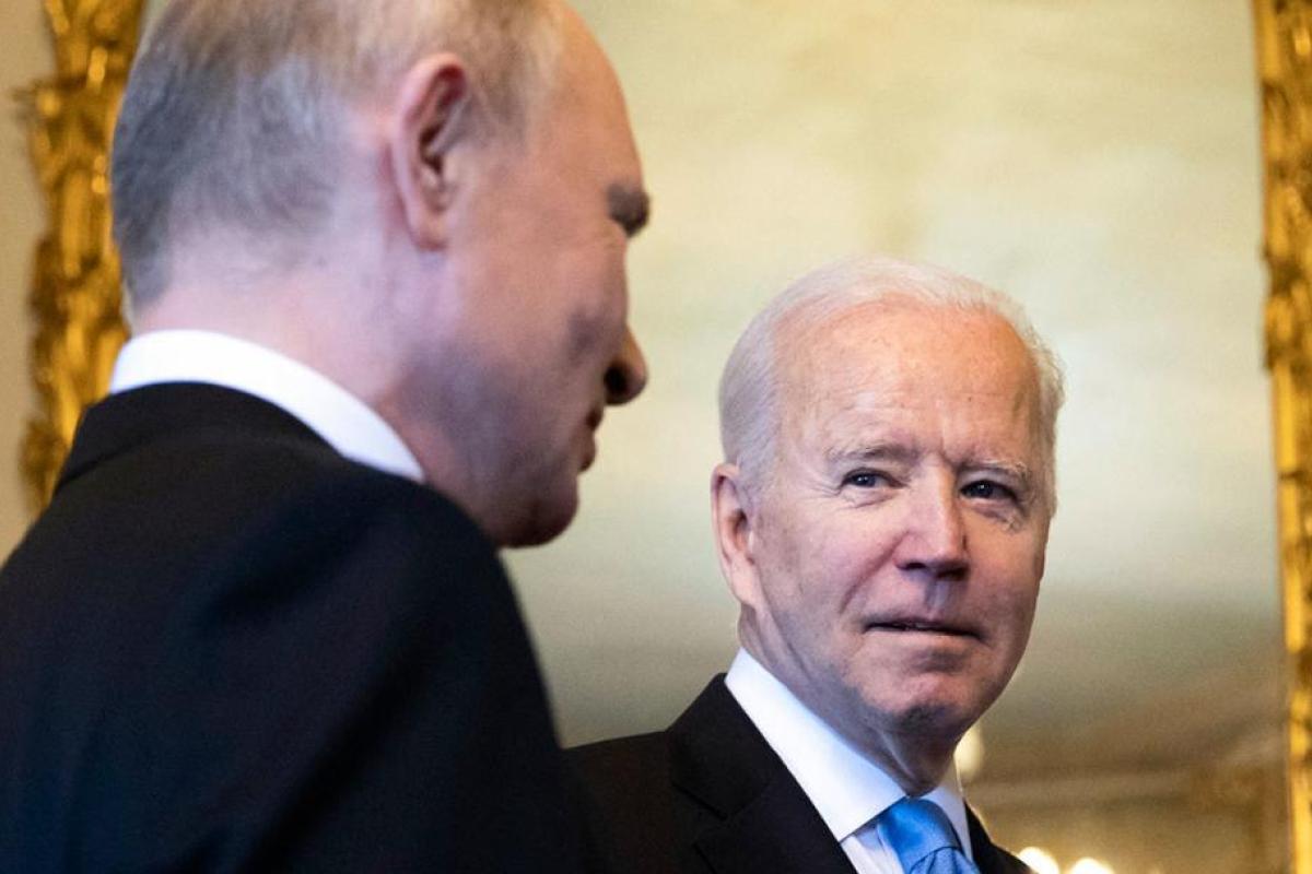 Вашингтон рассматривает введение персональных санкций против Путина Вашингтон рассматривает введение персональных санкций против Путина