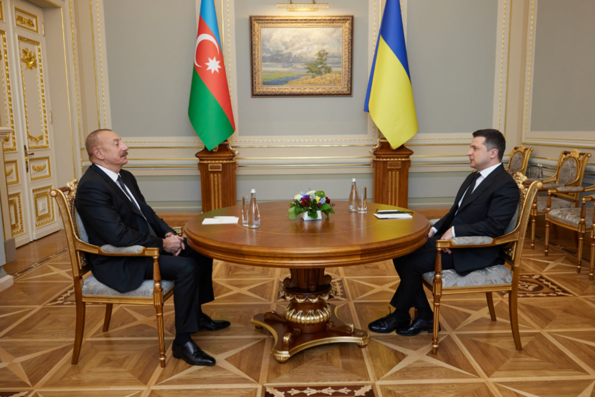 Украина и Азербайджан подписали ряд двусторонних соглашений Украина и Азербайджан подписали ряд двусторонних соглашений