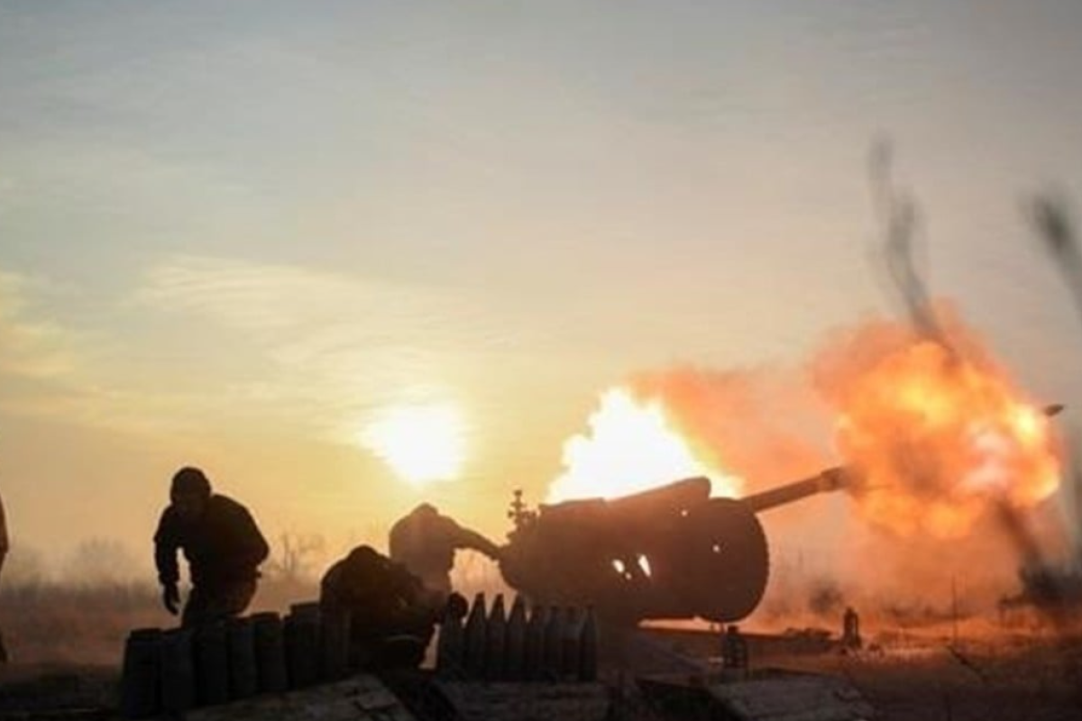 На Донбассе оккупанты совершили почти 100 обстрелов: бьют из "Градов" и артиллерии, есть потери На Донбассе оккупанты совершили почти 100 обстрелов: бьют из "Градов" и артиллерии, есть потери