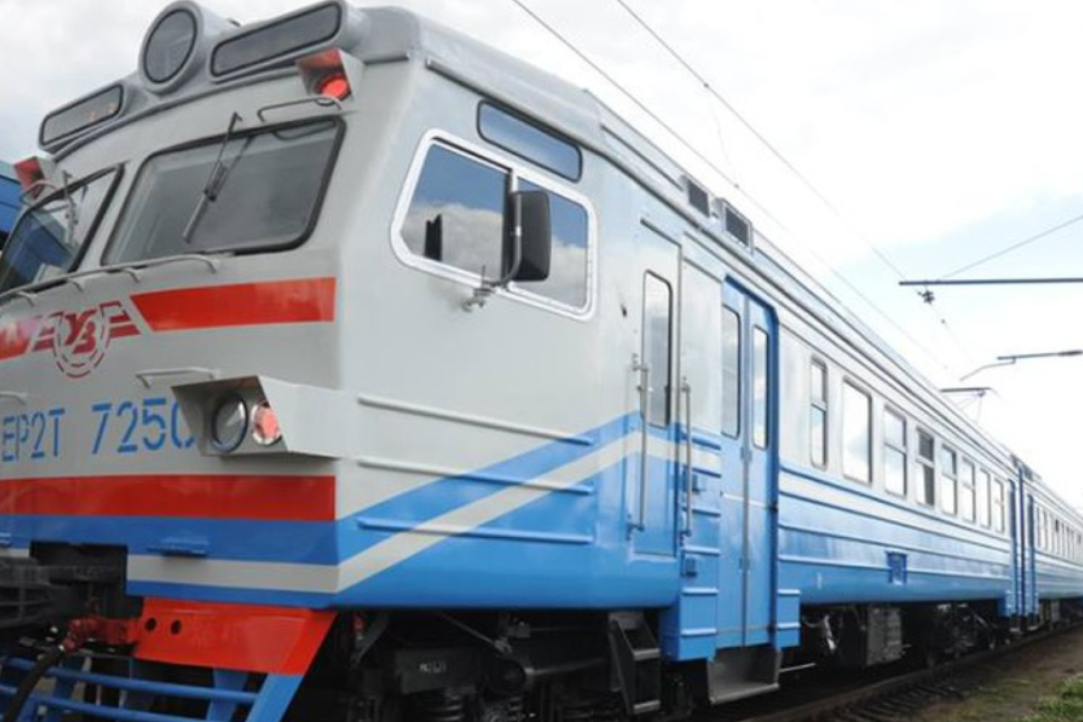 На Луганщині тимчасово змінюється маршрут та графік руху приміських поїздів: розклад