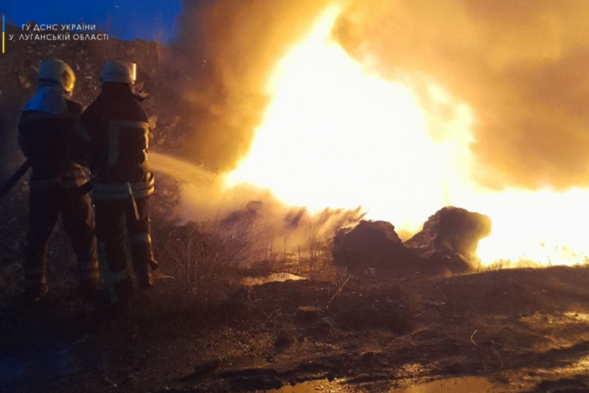 В Лисичанске вблизи бывшего содового завода произошел пожар