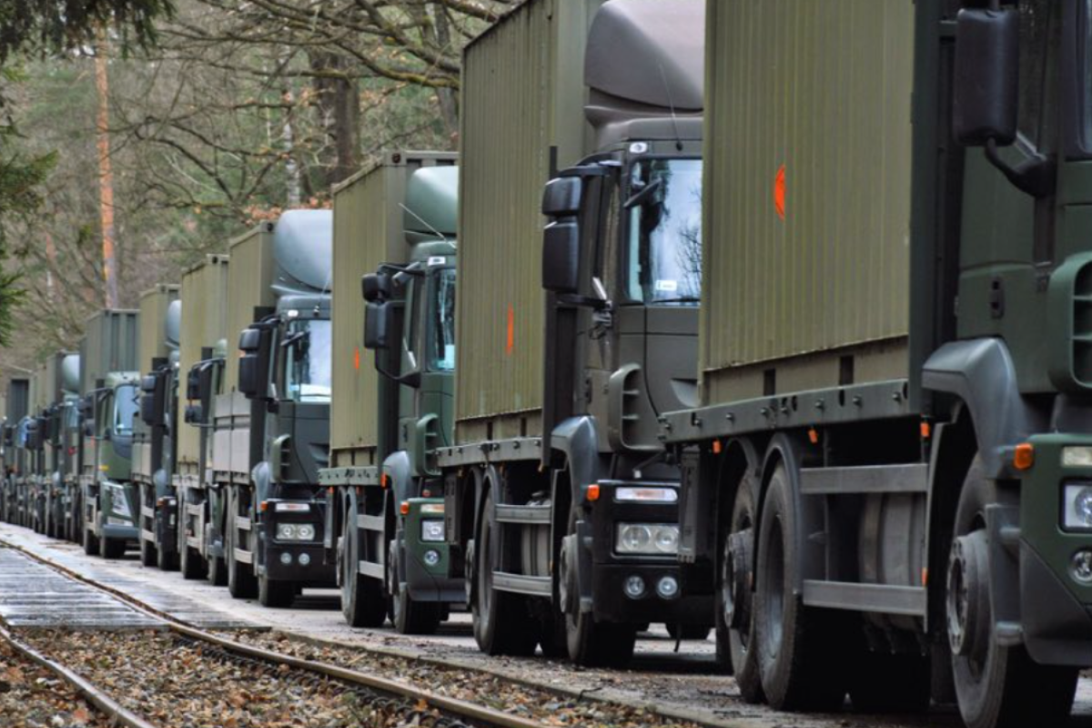 З Польщі прибула колона вантажівок з боєприпасами для ЗСУ З Польщі прибула колона вантажівок з боєприпасами для ЗСУ