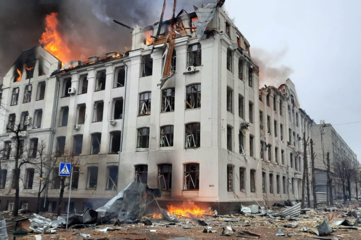 Окупанти завдали чергового ракетного удару по Харкову: що відбувається у місті та на передовій Окупанти завдали чергового ракетного удару по Харкову: що відбувається у місті та на передовій