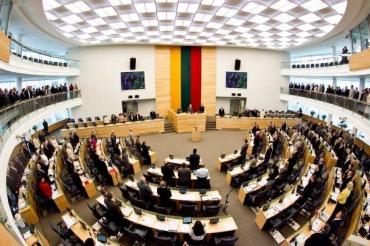 Сейм Литви ухвалив резолюцію із закликом до ООН закрити небо над Україною Сейм Литви ухвалив резолюцію із закликом до ООН закрити небо над Україною