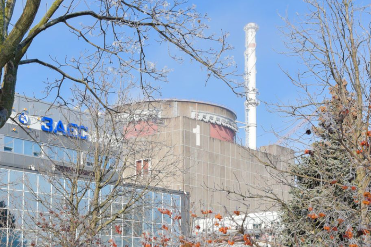 На Запорожской АЭС восстановили поврежденную оккупантами высоковольтную линию электропередач На Запорожской АЭС восстановили поврежденную оккупантами высоковольтную линию электропередач