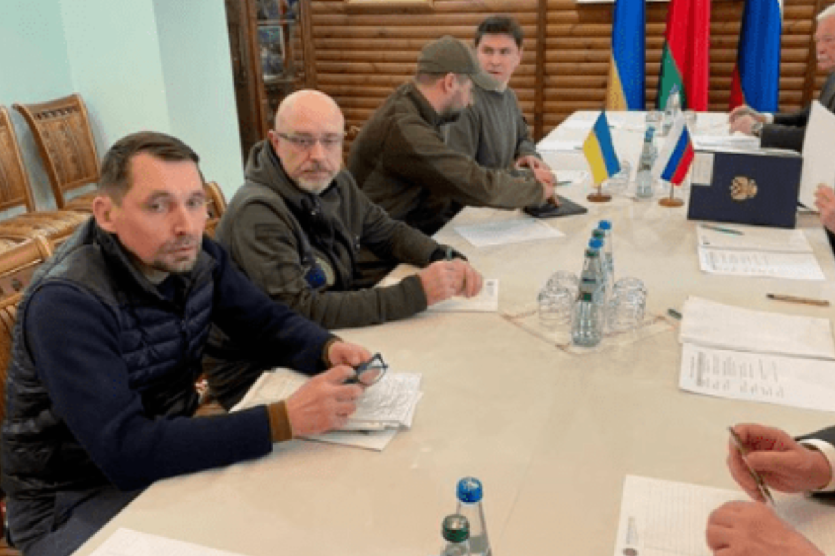 Завершився другий раунд переговорів між Україною та РФ: підсумки зустрічі Завершився другий раунд переговорів між Україною та РФ: підсумки зустрічі