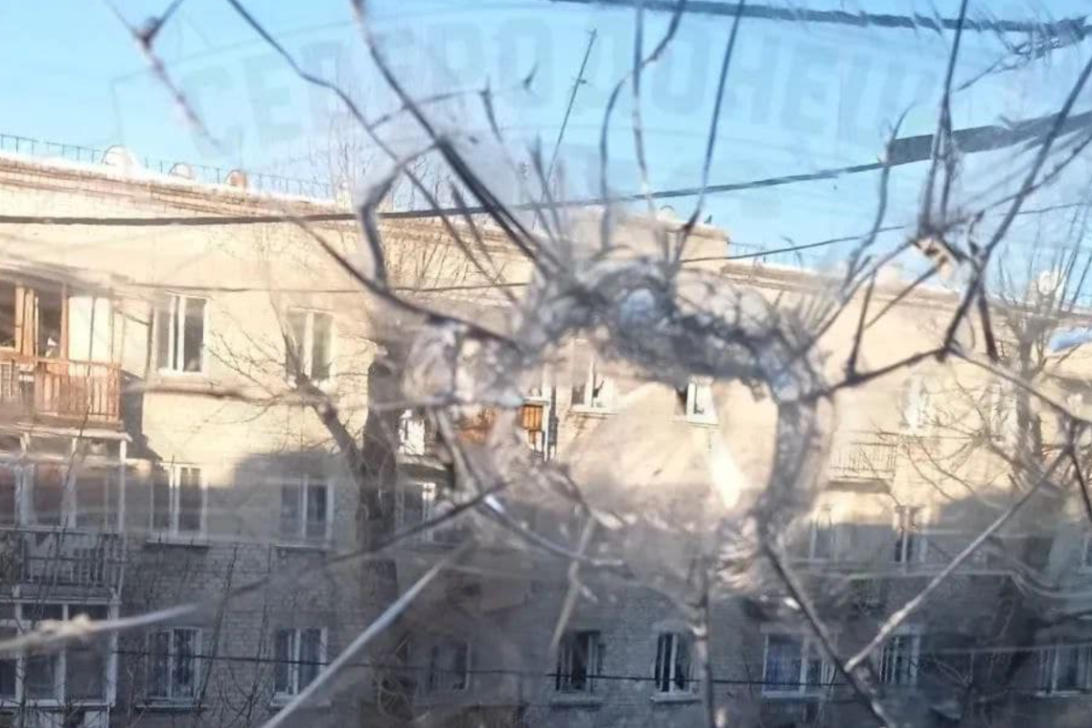 Окупанти безперервно обстрілюють Сєвєродонецьк, Лисичанськ, Рубіжне: десятки загиблих, сотні зруйнованих будинків Окупанти безперервно обстрілюють Сєвєродонецьк, Лисичанськ, Рубіжне: десятки загиблих, сотні зруйнованих будинків
