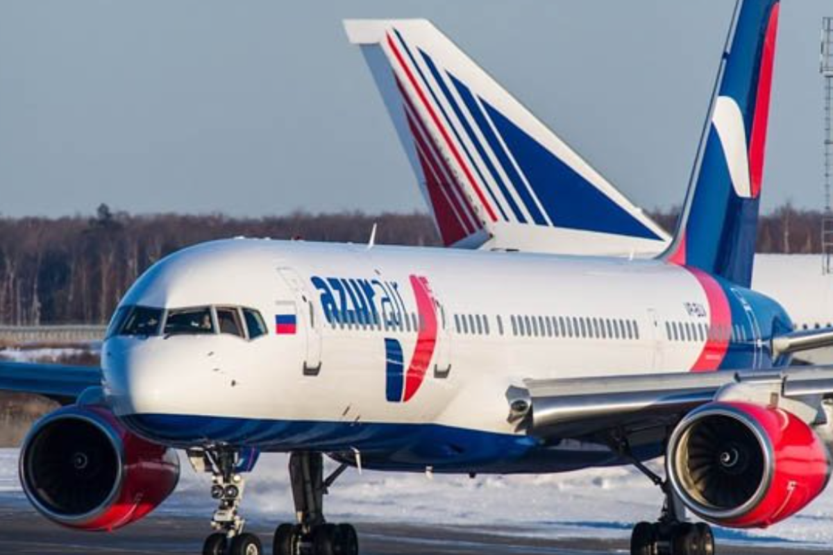 Російська авіакомпанія Azur Air відправила частину співробітників у простий на 6 місяців Російська авіакомпанія Azur Air відправила частину співробітників у простий на 6 місяців