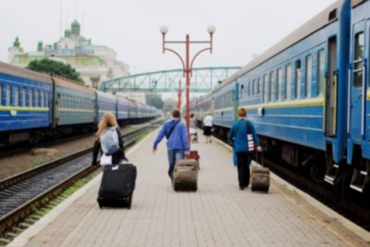 Евакуаційні поїзди зі Слов'янська тимчасово скасовано: графік додаткових поїздів на 14 квітня Евакуаційні поїзди зі Слов'янська тимчасово скасовано: графік додаткових поїздів на 14 квітня