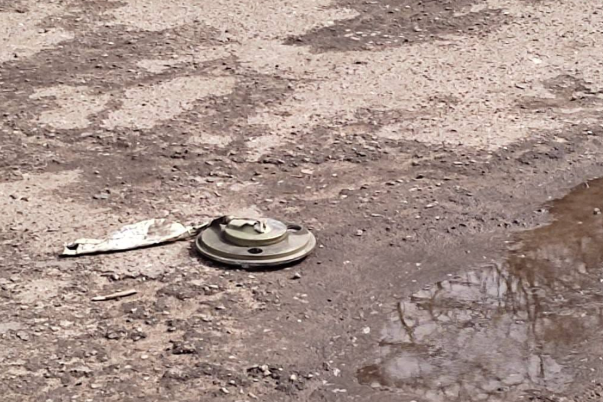 У Лисичанську на шляху евакуаційного автобуса виявлено міни У Лисичанську на шляху евакуаційного автобуса виявлено міни