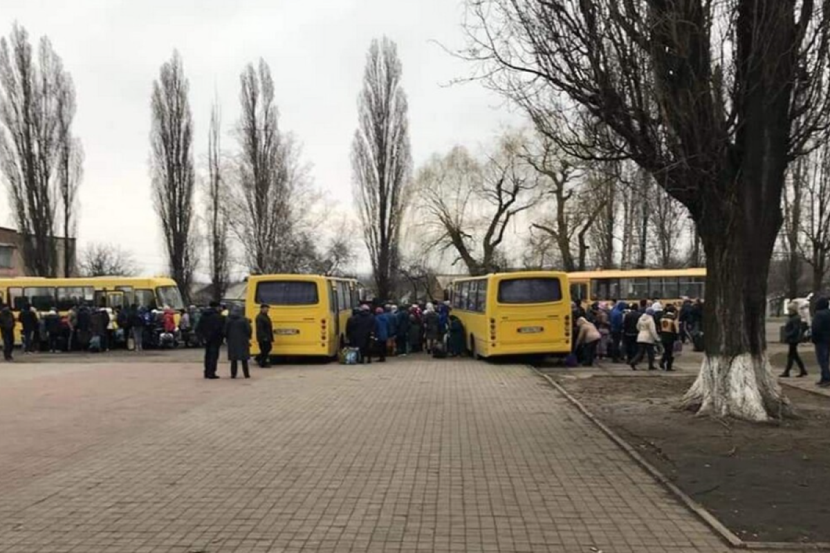 Эвакуация под грохот вражеских орудий: Жителей Луганщины просят выехать до наступления российских оккупантов Эвакуация под грохот вражеских орудий: Жителей Луганщины просят выехать до наступления российских оккупантов