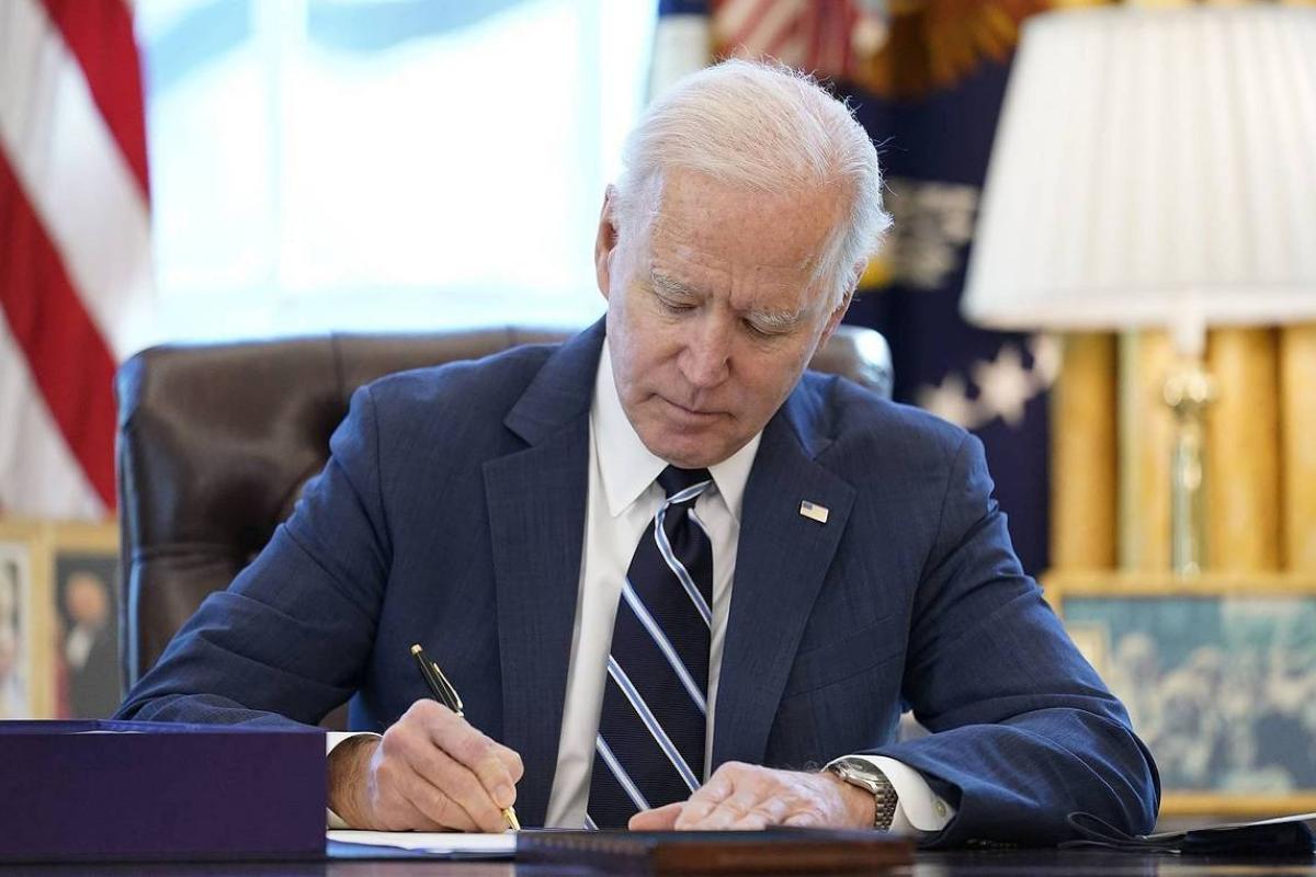 Байден підписав закон про надання Україні допомоги на 40 млрд доларів Байден підписав закон про надання Україні допомоги на 40 млрд доларів