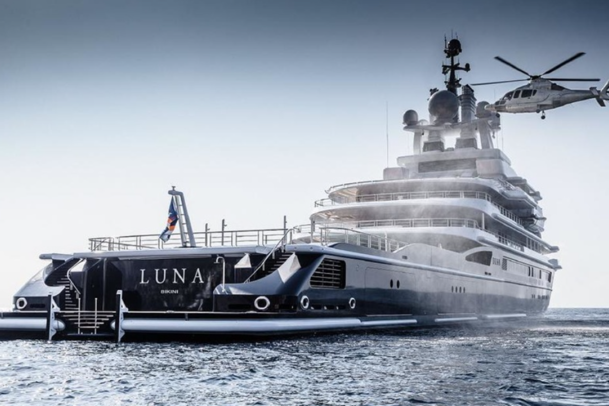 В Германии арестовали 115-метровую яхту Luna, принадлежащую российскому миллиардеру Ахмедову В Германии арестовали 115-метровую яхту Luna, принадлежащую российскому миллиардеру Ахмедову