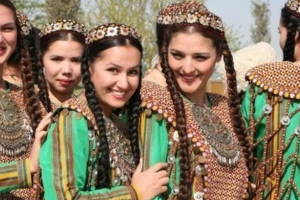 Туркменістан запроваджує жорсткі обмеження для жінок Туркменістан запроваджує жорсткі обмеження для жінок