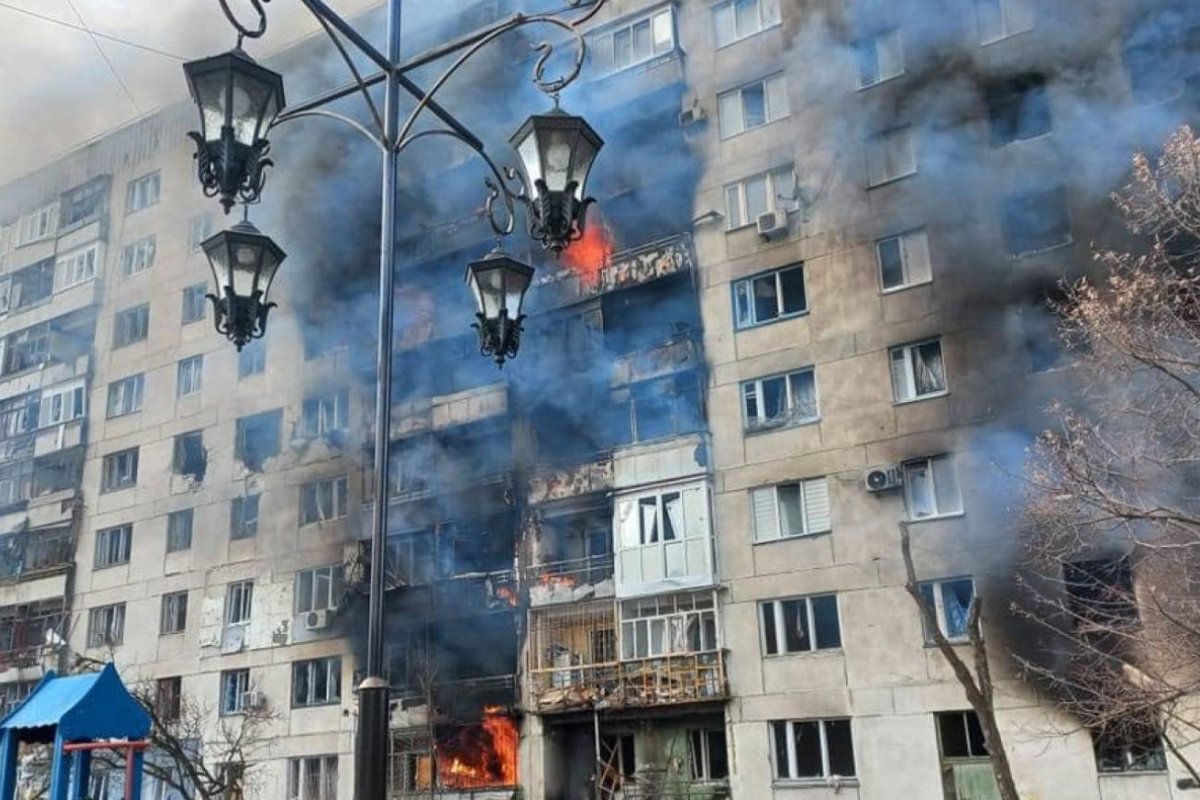 Вражеская ДРГ проникла в гостиницу "Мир": за Северодонецк ведутся ожесточенные бои Вражеская ДРГ проникла в гостиницу "Мир": за Северодонецк ведутся ожесточенные бои