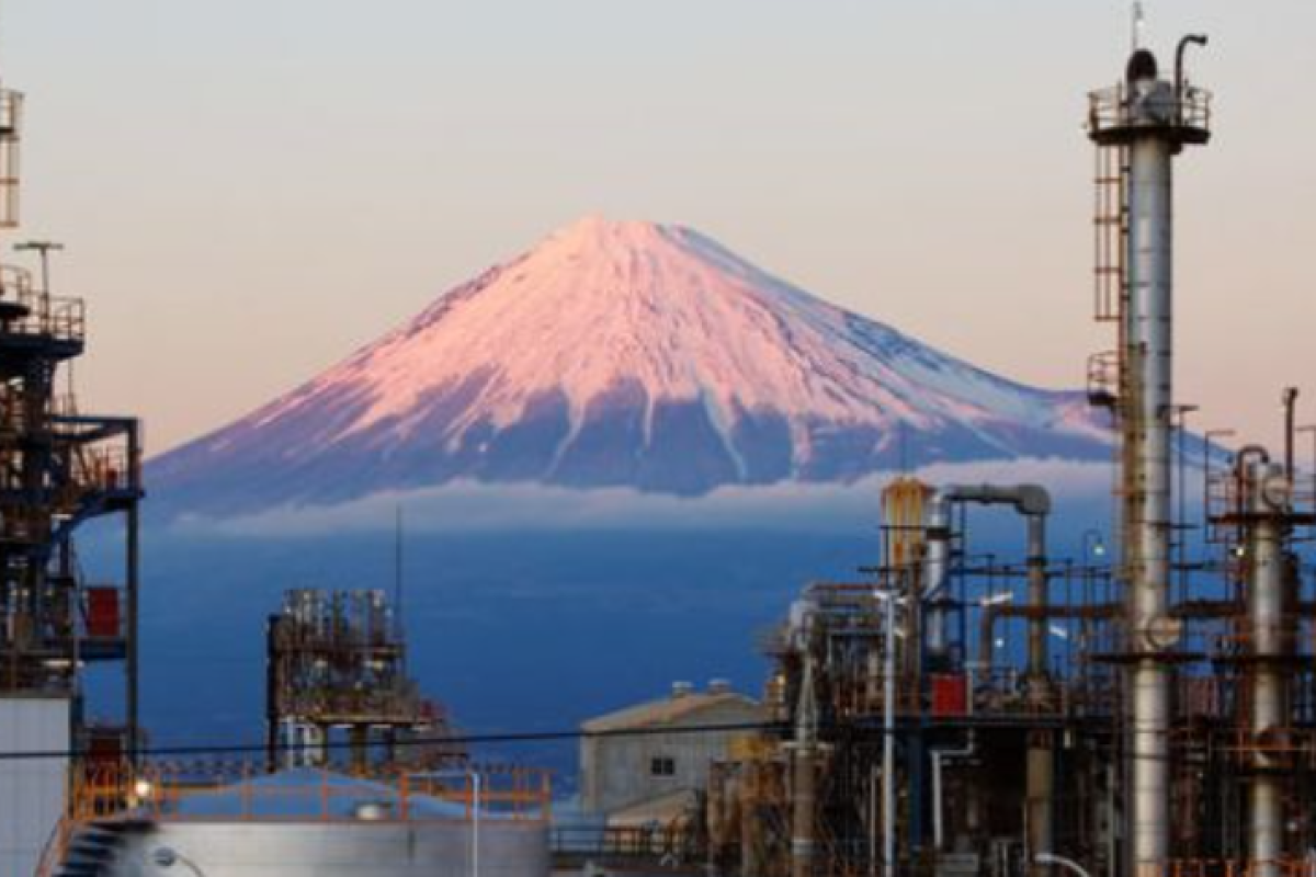 Япония согласилась ввести эмбарго на импорт нефти из РФ