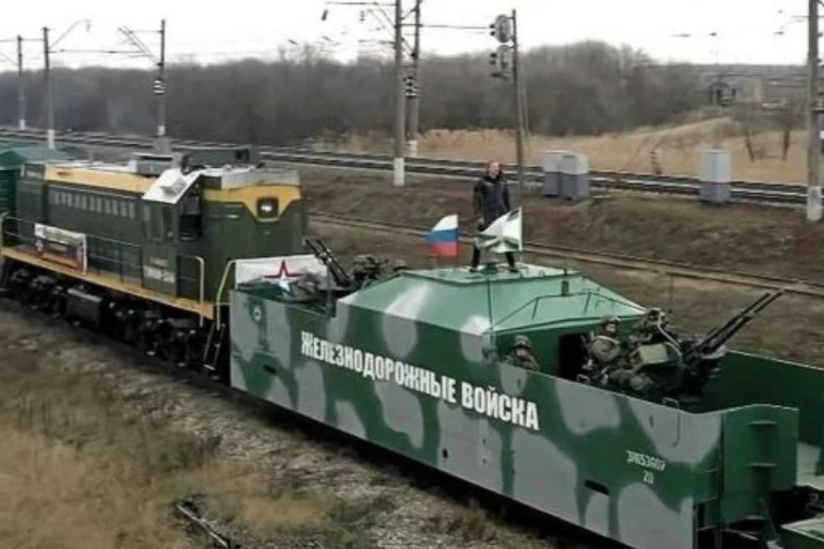 В оккупированном Мелитополе партизаны взорвали рельсы и остановили бронепоезд с российскими оккупантами В оккупированном Мелитополе партизаны взорвали рельсы и остановили бронепоезд с российскими оккупантами