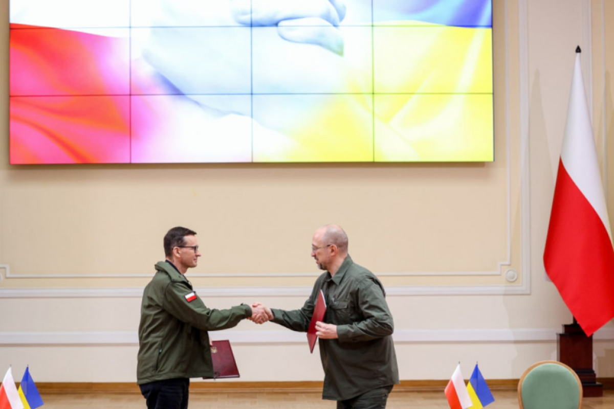 Украина и Польша создадут совместное предприятие по изготовлению оружия и военной техники Украина и Польша создадут совместное предприятие по изготовлению оружия и военной техники