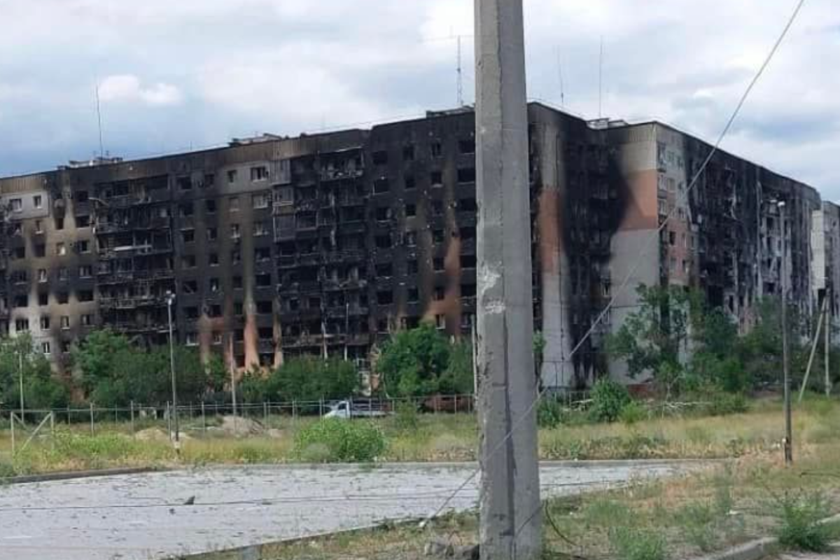 Лисичанськ засипають забороненими боєприпасами: кількість жертв ворожих обстрілів зростає