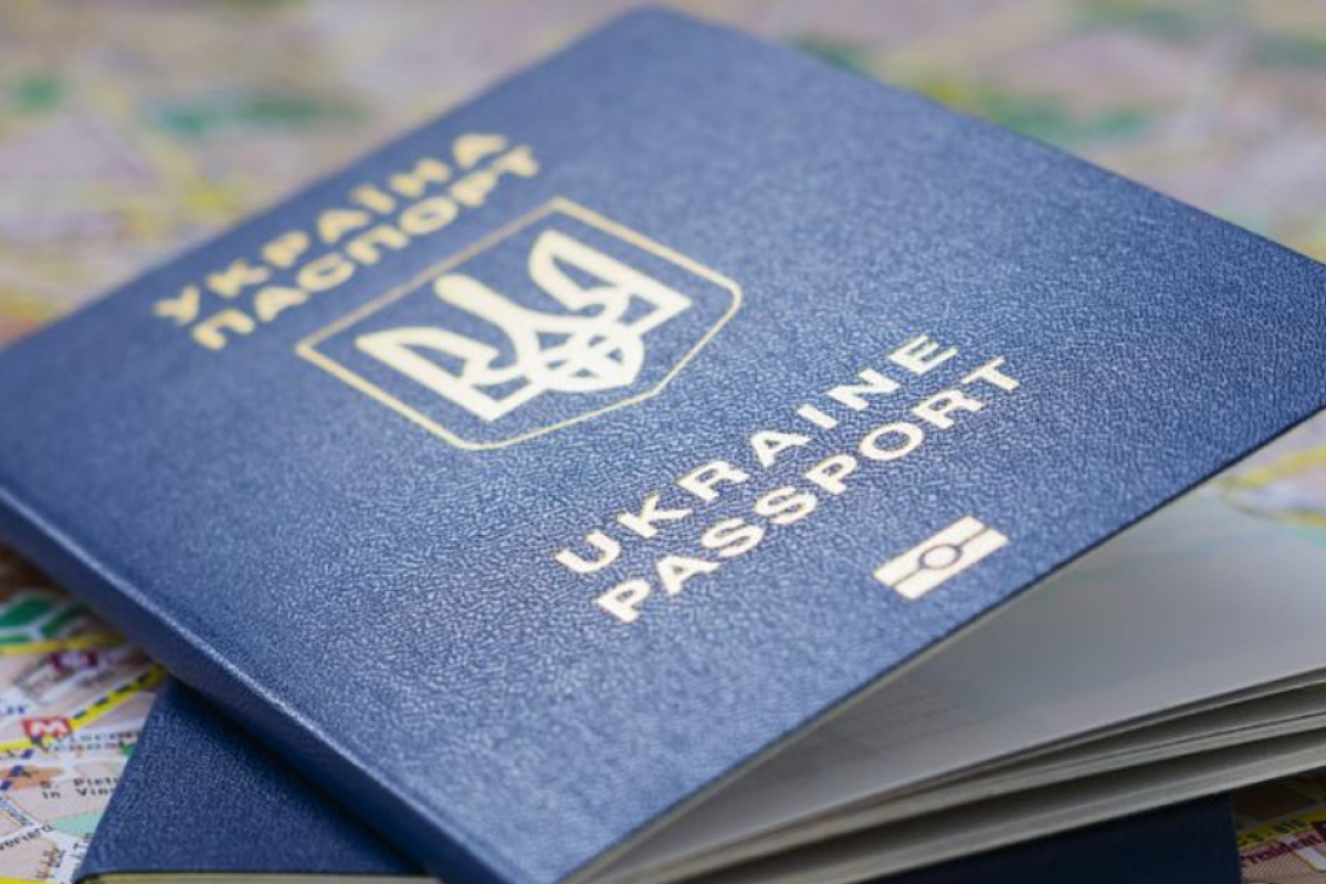 За границей можно будет оформить обычный и загранпаспорт гражданина Украины За границей можно будет оформить обычный и загранпаспорт гражданина Украины