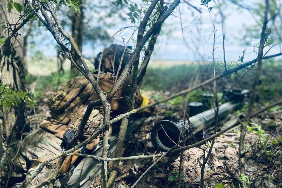 Окупанти поливають вогнем населені пункти на Сєвєродонецькому напрямку і готують наступ на Слов'янськ: зведення Генштабу ЗСУ на ранок 15 червня Окупанти поливають вогнем населені пункти на Сєвєродонецькому напрямку і готують наступ на Слов'янськ: зведення Генштабу ЗСУ на ранок 15 червня