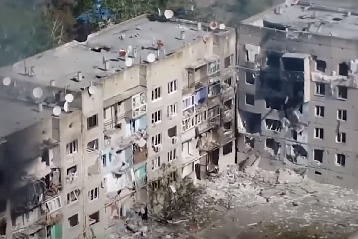 Віра в "визволителів" була недовгою: У Сєвєродонецьку та Лисичанську окупанти набирають "гарматне м'ясо" Віра в "визволителів" була недовгою: У Сєвєродонецьку та Лисичанську окупанти набирають "гарматне м'ясо"