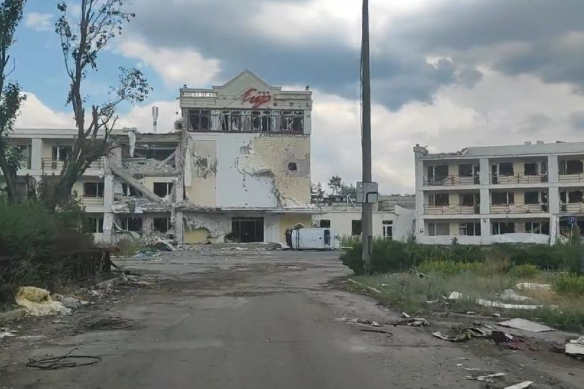 Жизнь как-будто замерла: кадры из оккупированного Северодонецка Жизнь как-будто замерла: кадры из оккупированного Северодонецка