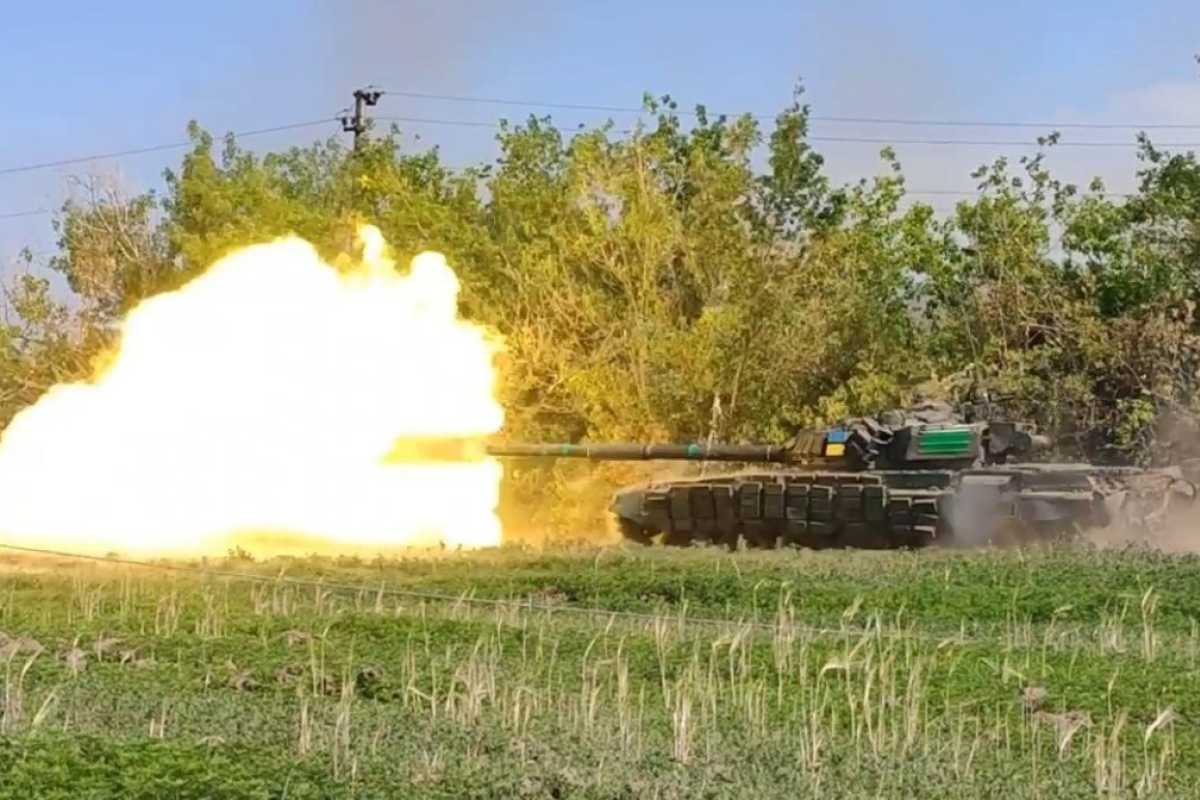 Противник намагається атакувати на Донецькому та Бахмутському напрямках: зведення Генштабу ЗСУ Противник намагається атакувати на Донецькому та Бахмутському напрямках: зведення Генштабу ЗСУ