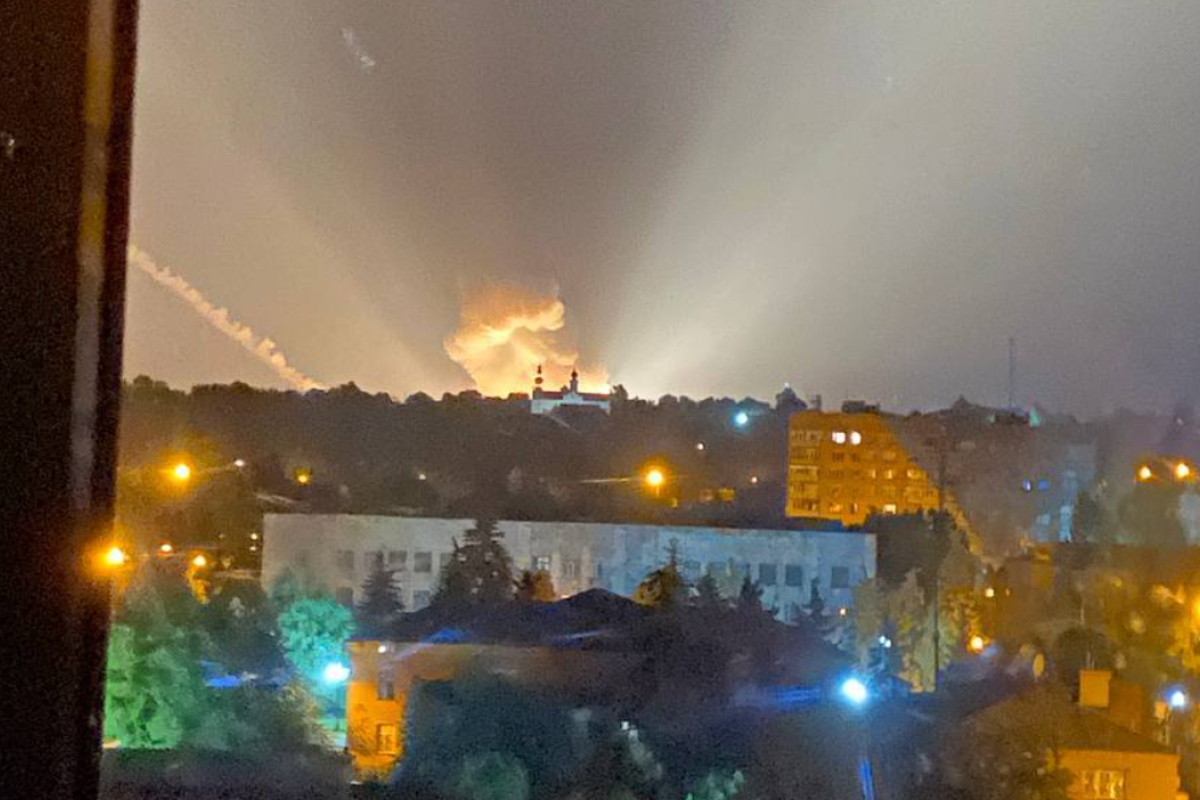 У глибокому тилу ворога на повітря злетів черговий склад боєприпасів У глибокому тилу ворога на повітря злетів черговий склад боєприпасів