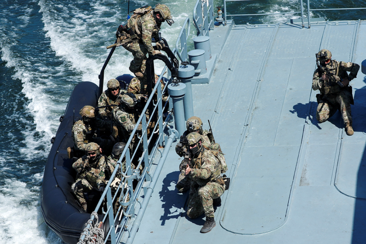 В Черном море стартовали военные учения НАТО Sea Breeze