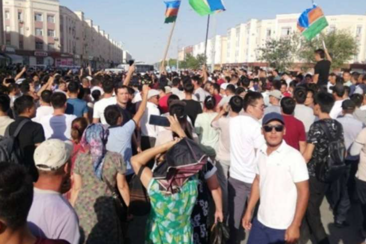 Протесты в Каракалпакстане: Парламент Узбекистана принял решение сохранить суверенный статус региона Протесты в Каракалпакстане: Парламент Узбекистана принял решение сохранить суверенный статус региона