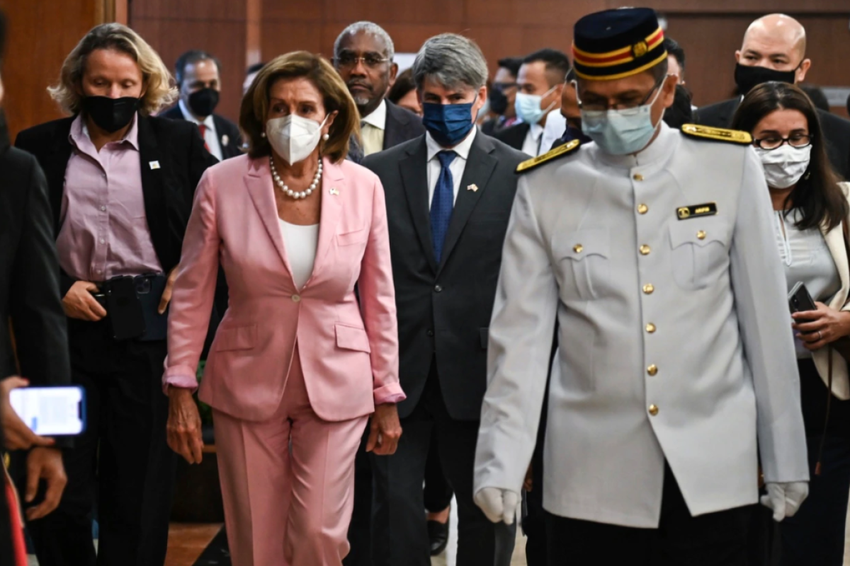 Китай вызвал в МИД посла США на фоне визита Пелоси на Тайвань Китай вызвал в МИД посла США на фоне визита Пелоси на Тайвань