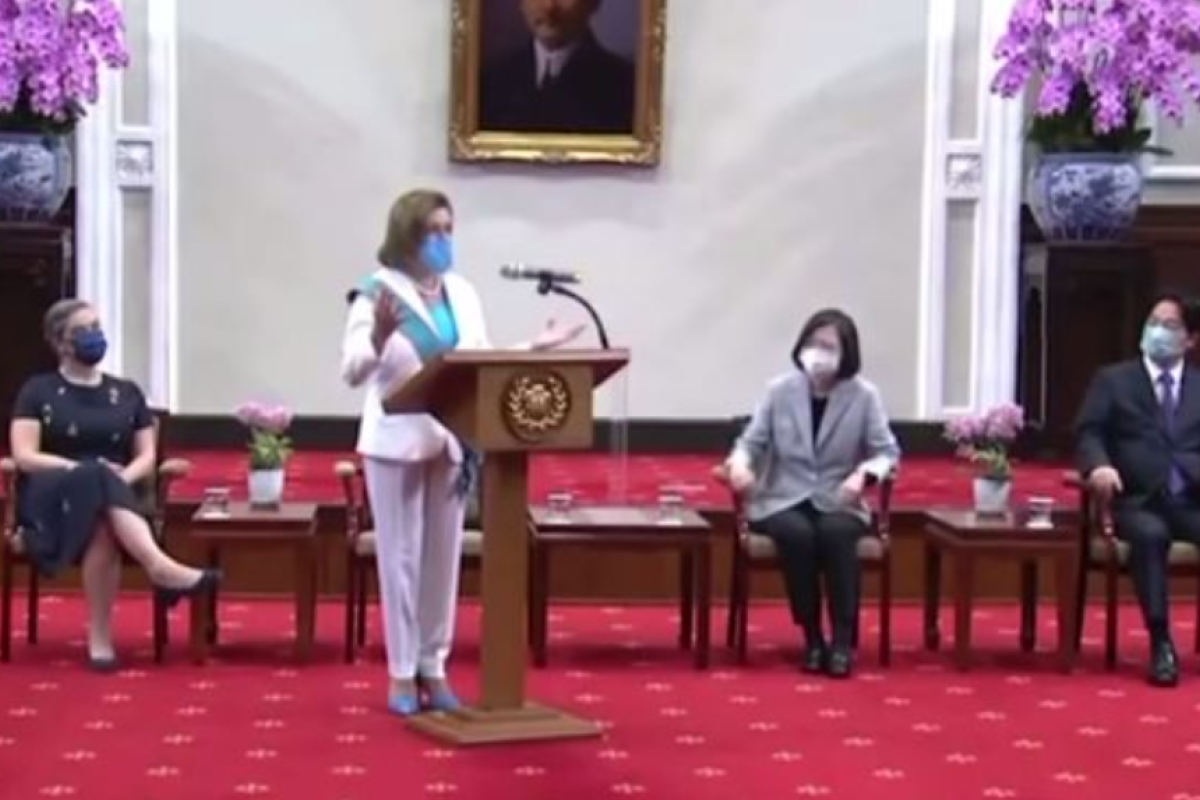 Китай запроваджує санкції проти Пелосі через візит на Тайвань Китай запроваджує санкції проти Пелосі через візит на Тайвань